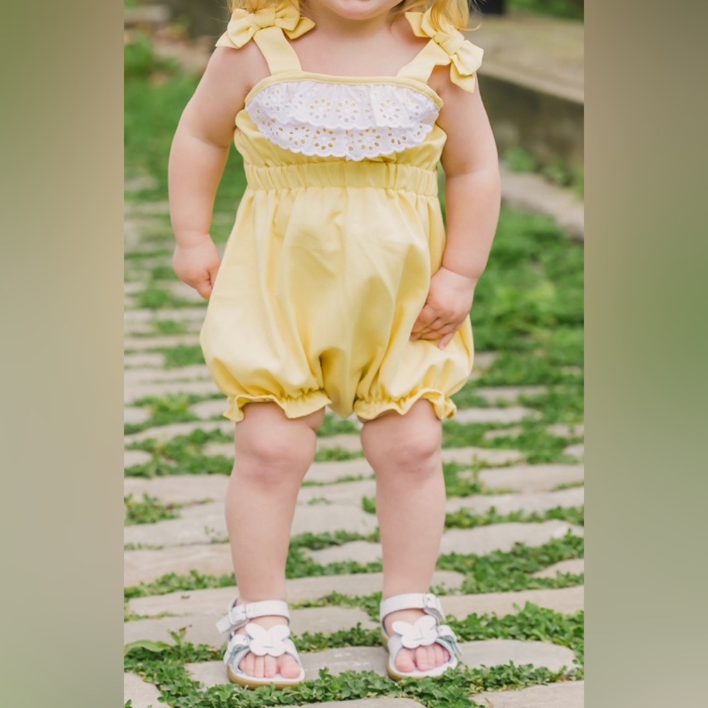 Little English Yellow Bubble